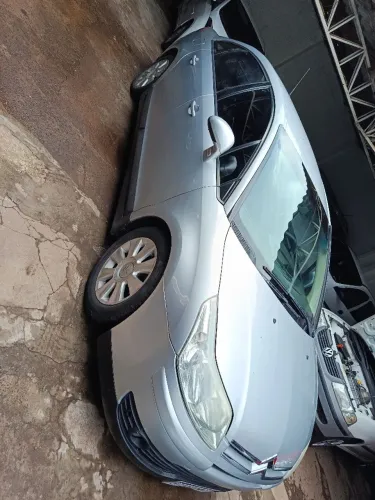Citroen C4 Pallas GLX 2.0/ 2.0 Flex Aut. 2010