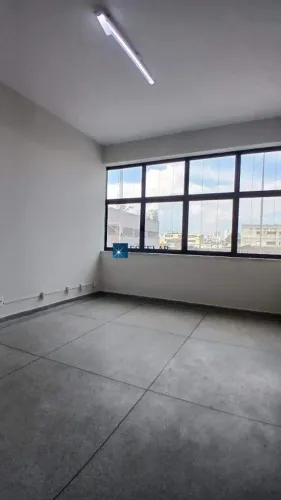 SALA COMERCIAL PARA LOCAÇÃO NO 2º ANDAR EM EXCELENTE LOCALIZAÇÃO CENTRAL