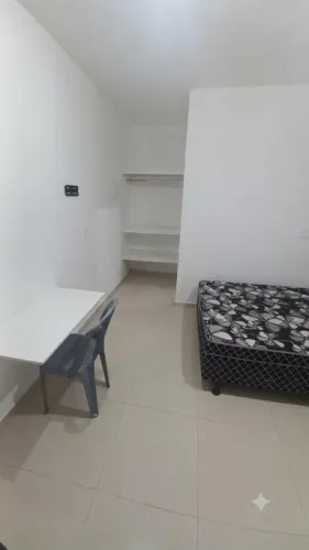 Kitnet/ Studio com 1 Quarto(s) e 1 banheiro(s) para Alugar, 20 m² por R$ 1033 / Mês
