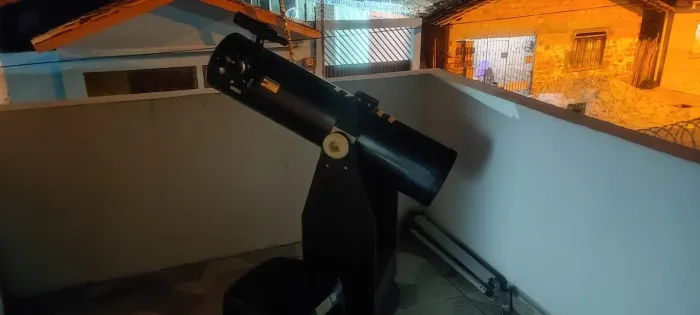 Telescópio Orion 200mm