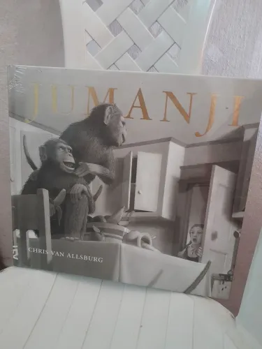 Livro Jumanji Chris Van Allsburg Cosac Naify Lacrado