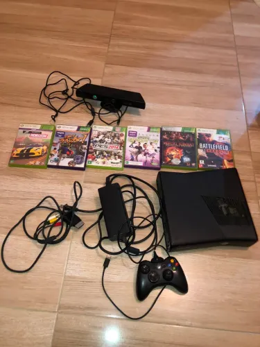 Xbox 360 - se encontra com um pequeno defeito ( famosa luz vermelha).