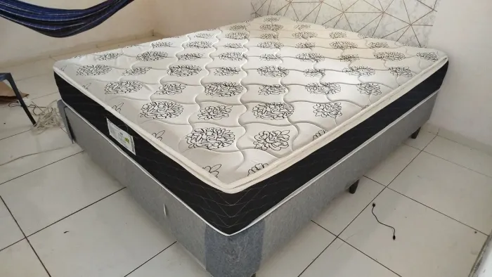 Cama box casal seminova