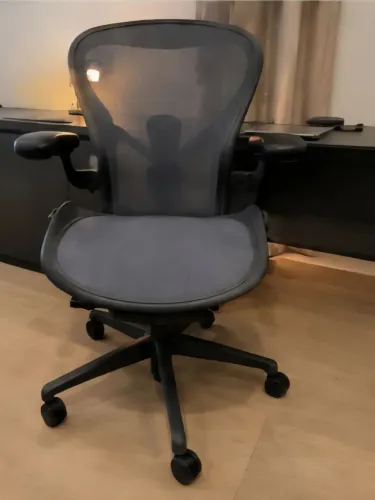 Cadeira herman miller tam b New aeron praticamente nova
