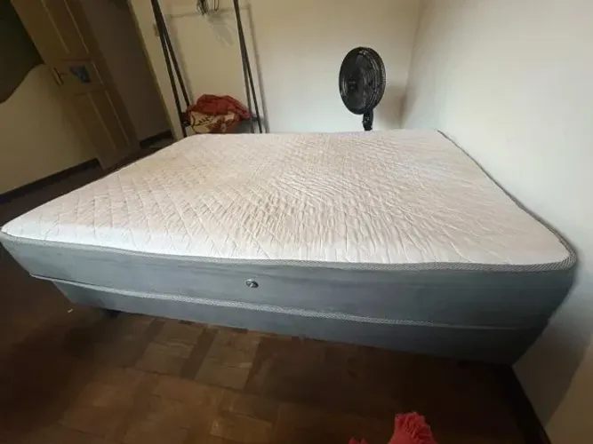 Colchão casal box, excelente estado