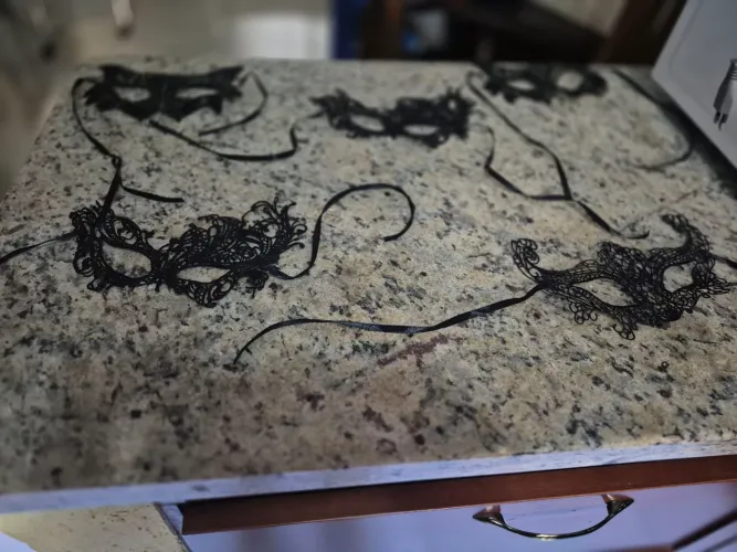 Máscaras de renda de laço pretas