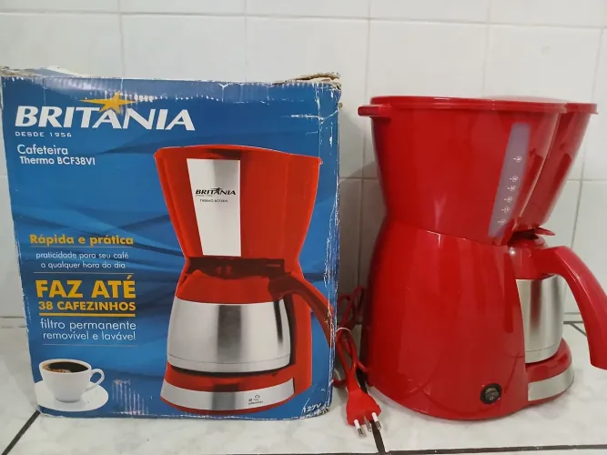 Cafeteira elétrica Thermo Britânia vermelha