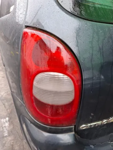 Lanterna traseira do Citroen Xsara Picasso