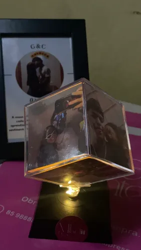 Cubo giratório com LED + quadro 10x15