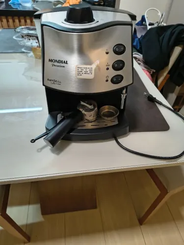 Cafeteira Mondial para café espresso