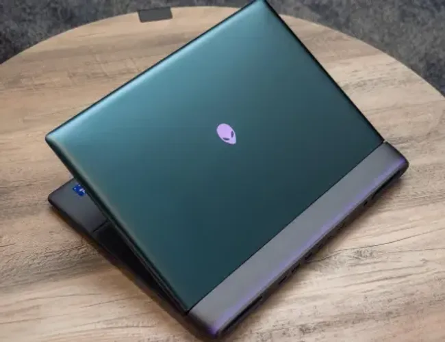 Alienware 16 Area-51 novo ? Core Ultra 9, RTX 5070, 32GB DDR5, QHD+ 240Hz