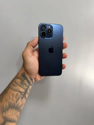iPhone 15 Pro Max 256GB impecável com Garantia,acessórios inclusos e recibo de compra.