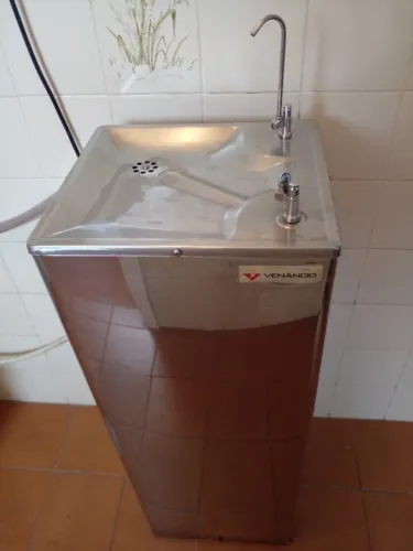 Bebedouro Venâncio Coluna 127V Inox