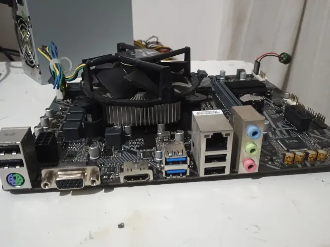 I5 10400f + H510M V2 Gigabyte 