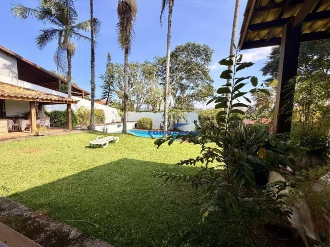 Casa com 4 quartos à venda, por R$ 1.810.000 na Granja Viana - Cotia/SP