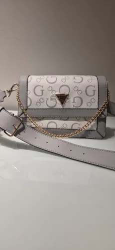 Bolsa média Guess