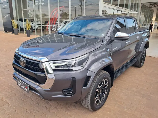 Toyota Hilux CD SRX Plus 4X4 2.8 TDI Die. Aut. 2025