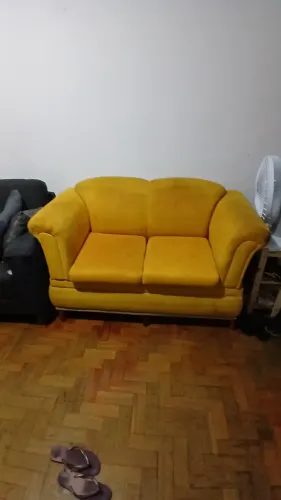 Poltrona amarelo canário 