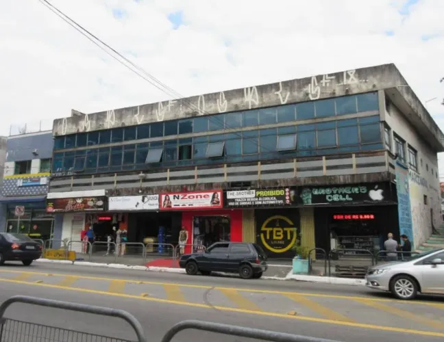 Prédio comercial na Avenida Osvaldo Valle Cordeiro, 328 904 m²