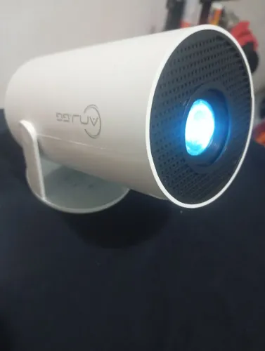 Vendo projetor pouco tem de uso 