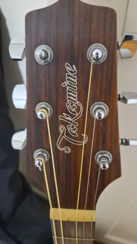 Violão Takamine