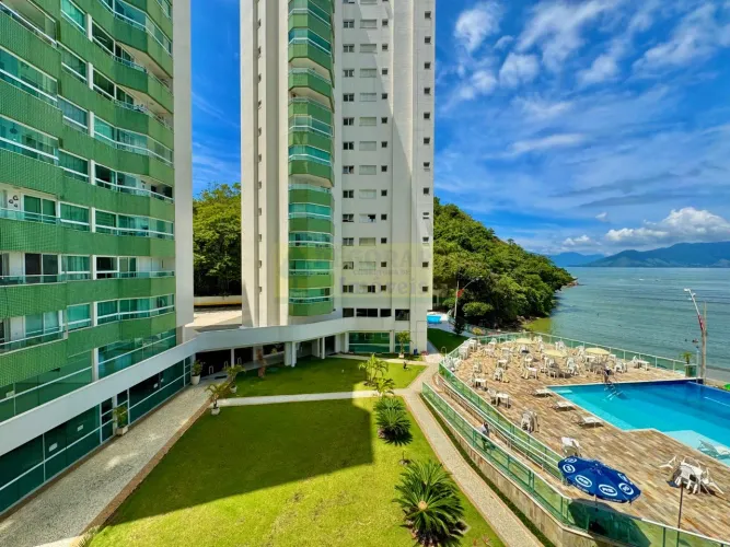 APARTAMENTO DE ALTO PADRÃO PÉ NA AREIA - LOCAÇÃO DEFINITIVA - PRAINHA