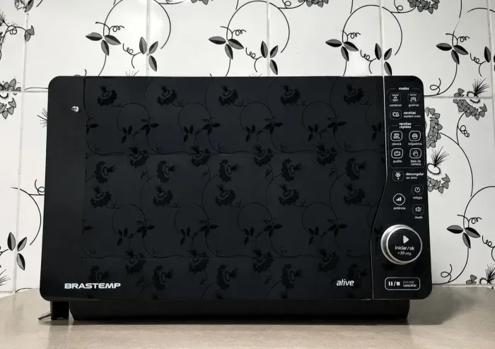 Micro-ondas Brastemp Maxi Flat da linha Ative!,