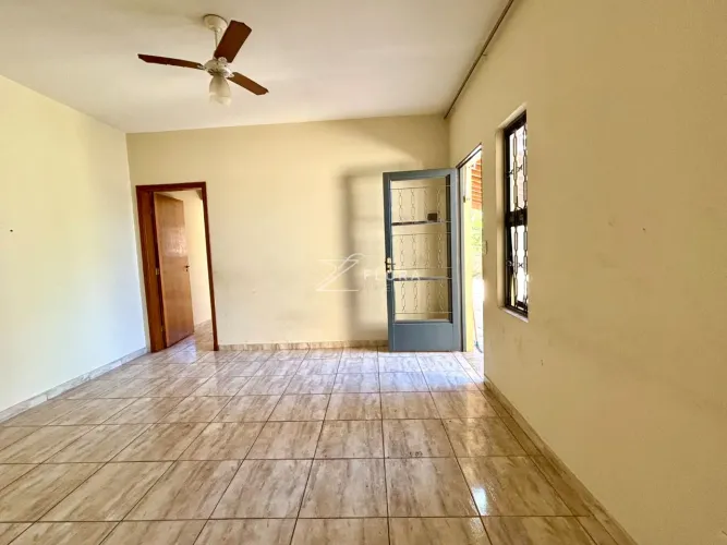 Casa com 2 dormitórios e 2 banheiros, aceita financiamento no Parque Jatobá em Sumaré