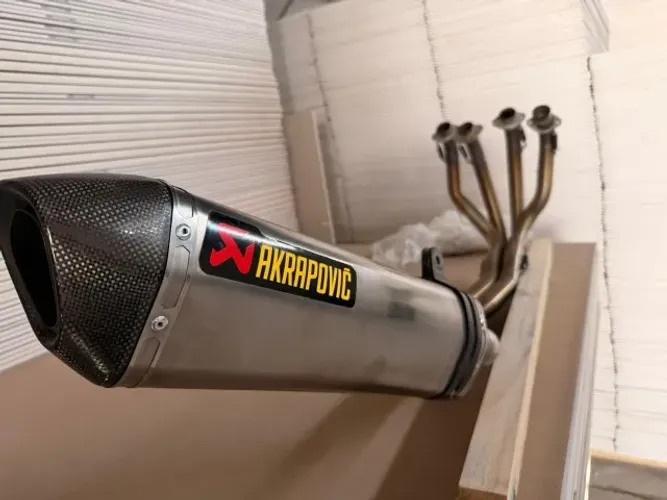 Escapamento Akrapovic full titanio z1000 ou versys 1000