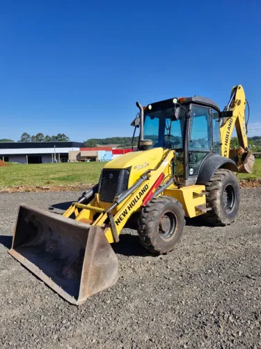 Retro Escavadeira New Holland B95B ano 2019