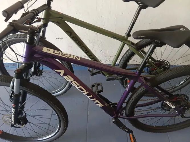 Bike Absolute 12v freio hidráulico suspensão com trava coroa única