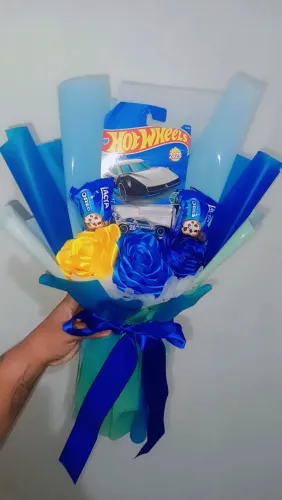 Buquê de rosas eternas cetim