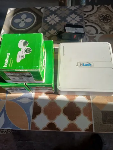 Kit DVD hillok mais 3 câmeras intelbras