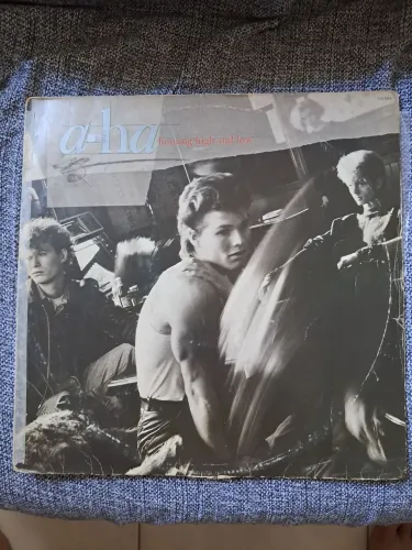 Lp A-HA - Hunting high end low