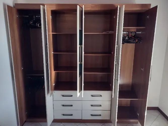 Guarda roupa 8 portas 