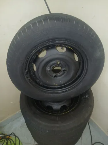 Pneus novos aro 13