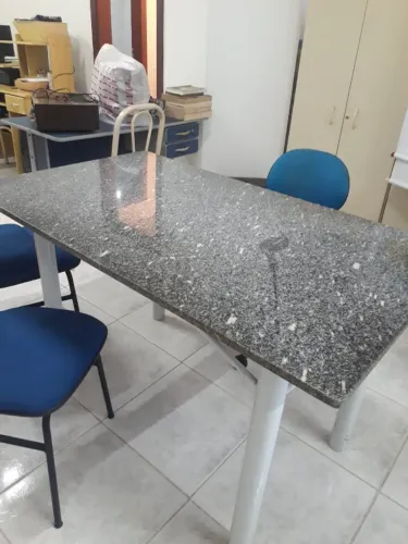 Mesa de Cozinha em Marmorite Conservada