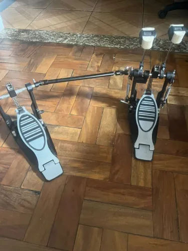 Pedal duplo