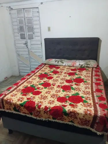 Cama de casal com cabeceira