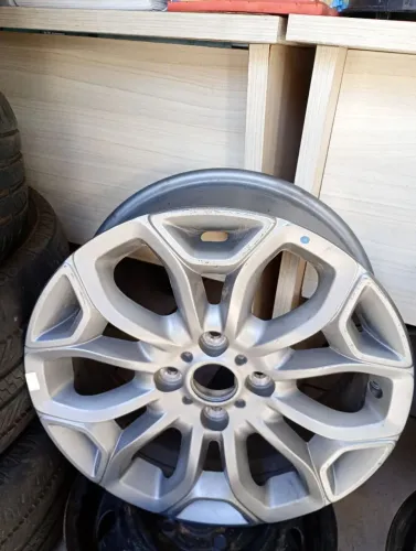 1 Roda Ecosport aro 16 nova original nunca foi usada
