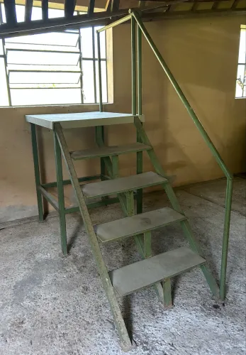 Escada 100% de ferro