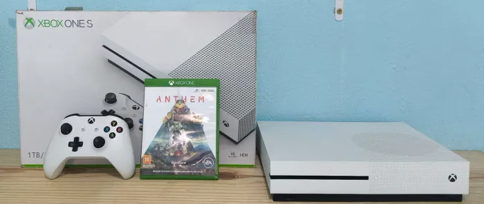 Xbox one S 1TB+jogo mídia física e digital