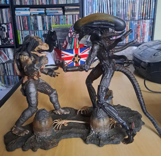 Alien Vs Predador com 3 Facehuggers e ovos McFarlane 2002
