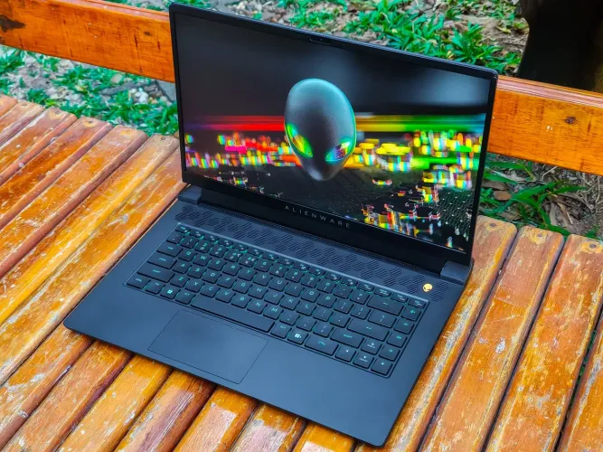 [RTX 3070 165Hz] Notebook Gamer Alienware M15 R6 - i7 11800H 16GB DDR4 512GB SSD
