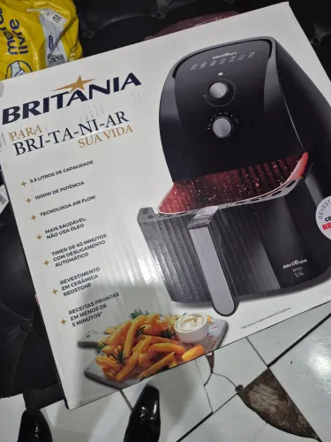 Air fryer nova lacrada na caixa