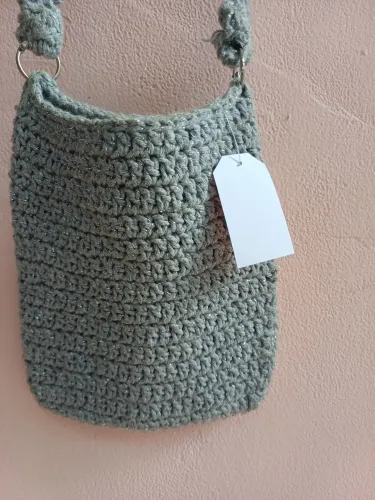 Bolsa artesanal em crochê