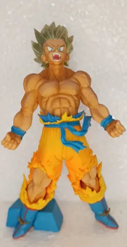 Goku Super Saiyajin Battle Damage - Dragon Ball Z (Figura de Ação/Estátua)
