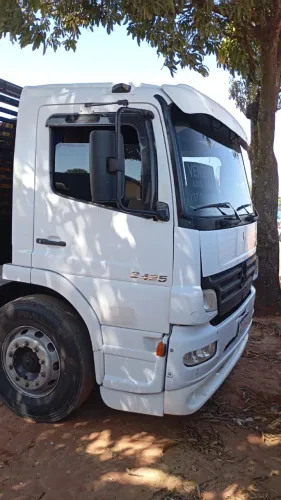 Mercedez Benz atego 2425