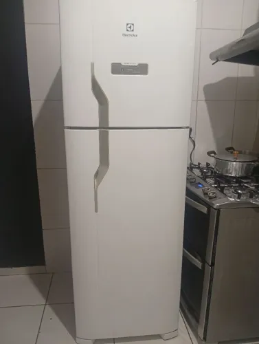 Geladeira electrolux Frost free 