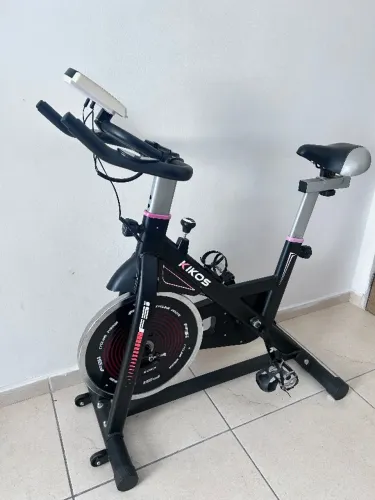 Bicicleta ergométrica Kikos spinning 10 kg roda de inércia.